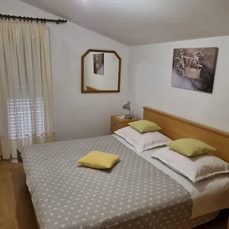 Family Friendly Seaside Nevidjane, Pasman - 325 Apartament