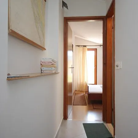 Family Friendly Seaside Nevidjane, Pasman - 325 شقة
