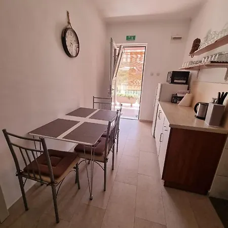 شقة Family Friendly Seaside Nevidjane, Pasman - 325