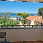 شقة Family Friendly Seaside Nevidjane, Pasman - 325 Neviđane