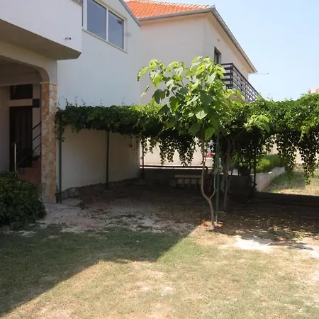 公寓 Family Friendly Seaside Nevidjane, Pasman - 325