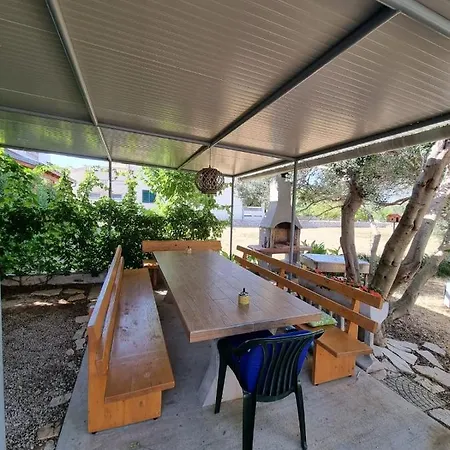 公寓 Family Friendly Seaside Nevidjane, Pasman - 325 Neviđane